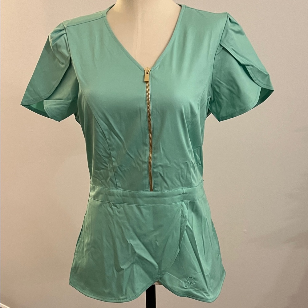 Jaanuu Women's Spearmint Tulip Scrub Top